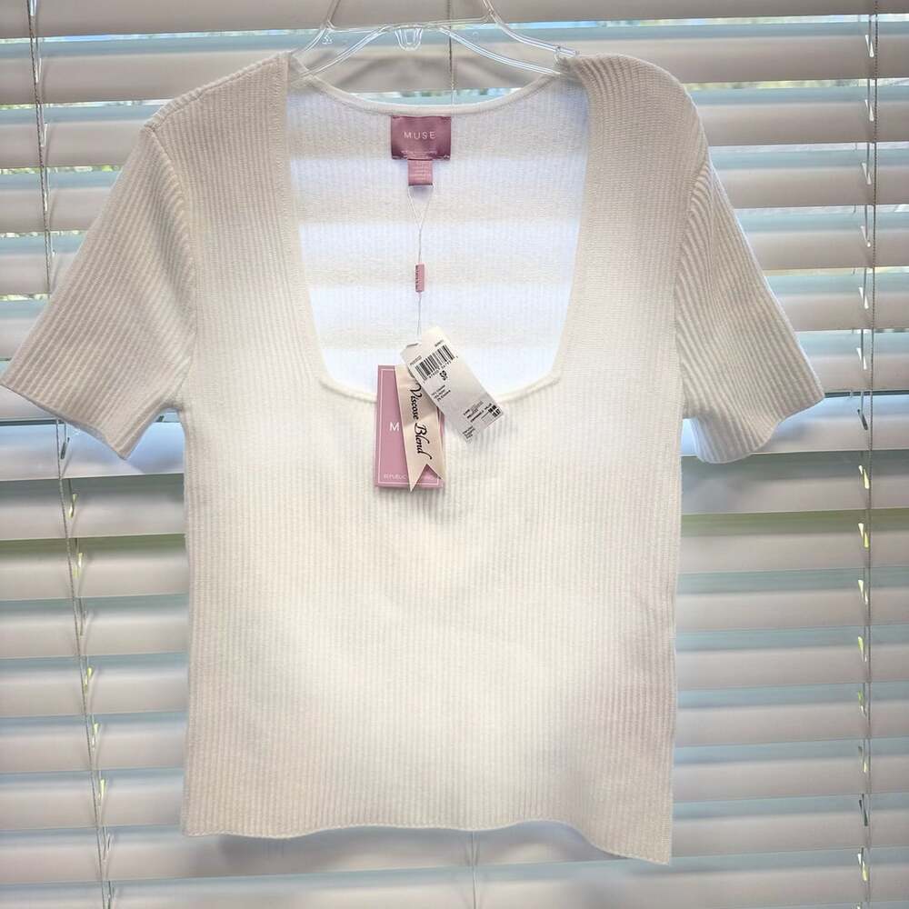 Muse Republic Clothing Women's White Ribbed Knit Short Sleeve Top size S